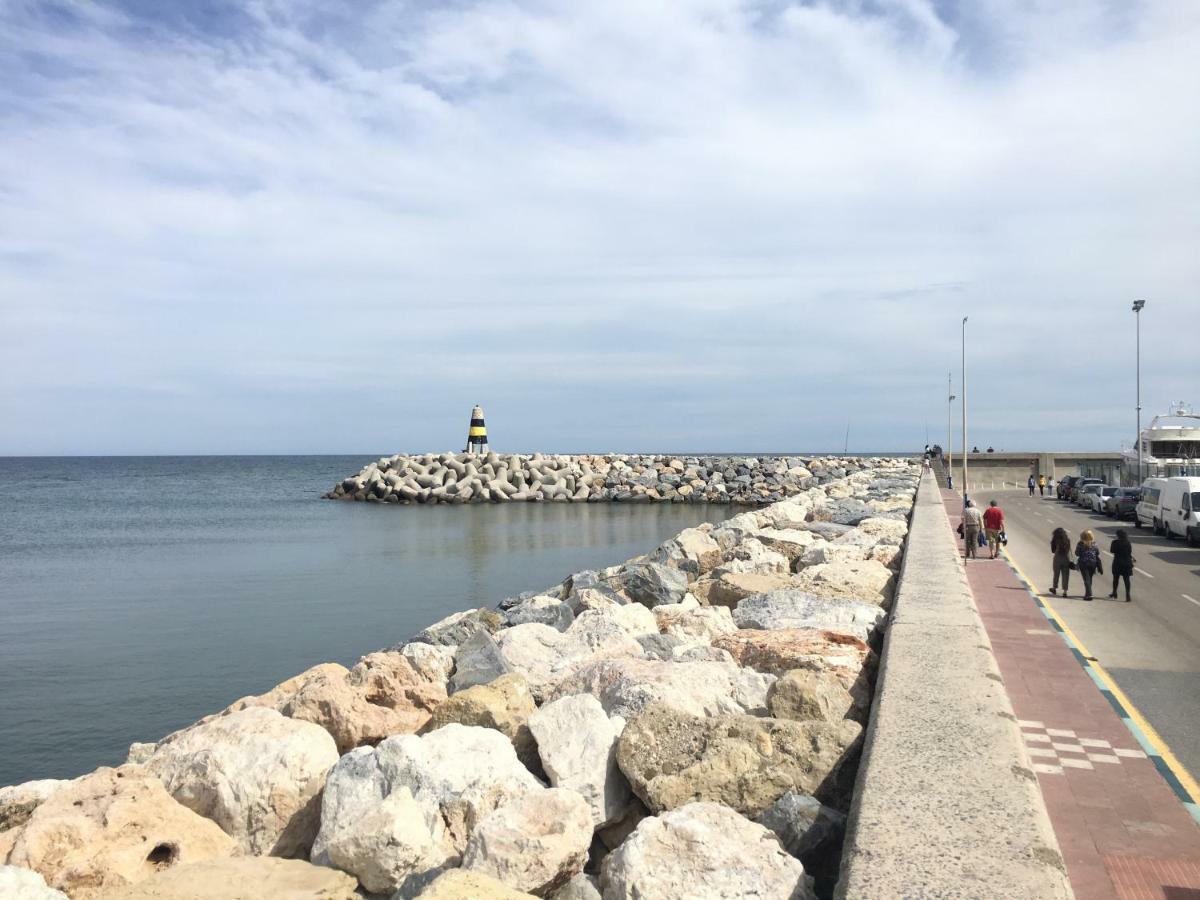 Magnificent Port-Beach 5* Luxury Residence 贝纳尔马德纳 外观 照片
