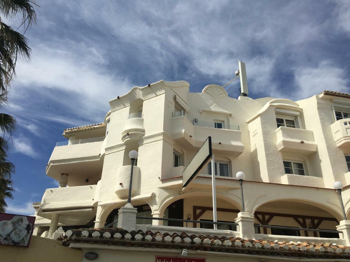 Magnificent Port-Beach 5* Luxury Residence 贝纳尔马德纳 外观 照片