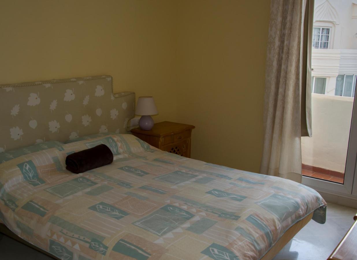 Magnificent Port-Beach 5* Luxury Residence 贝纳尔马德纳 外观 照片