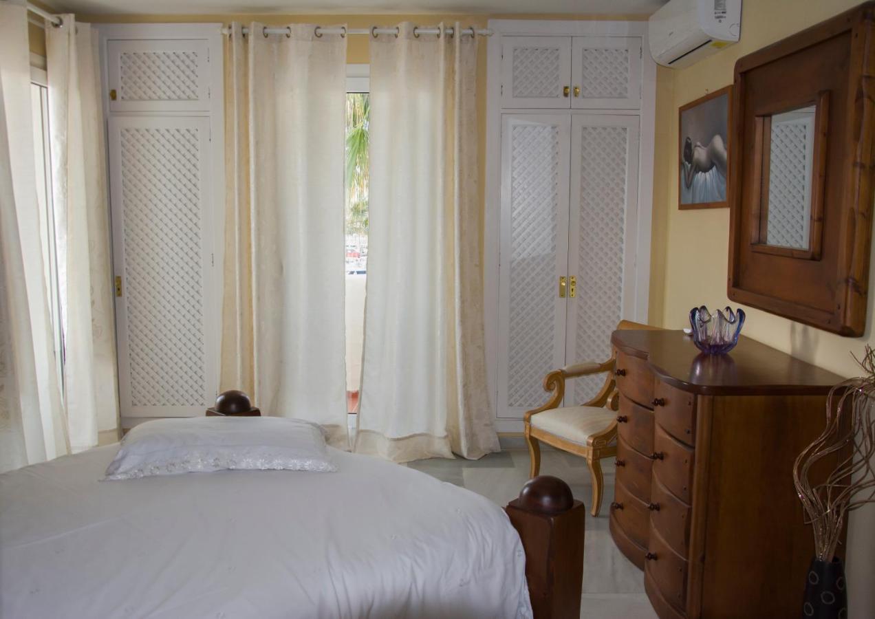 Magnificent Port-Beach 5* Luxury Residence 贝纳尔马德纳 外观 照片