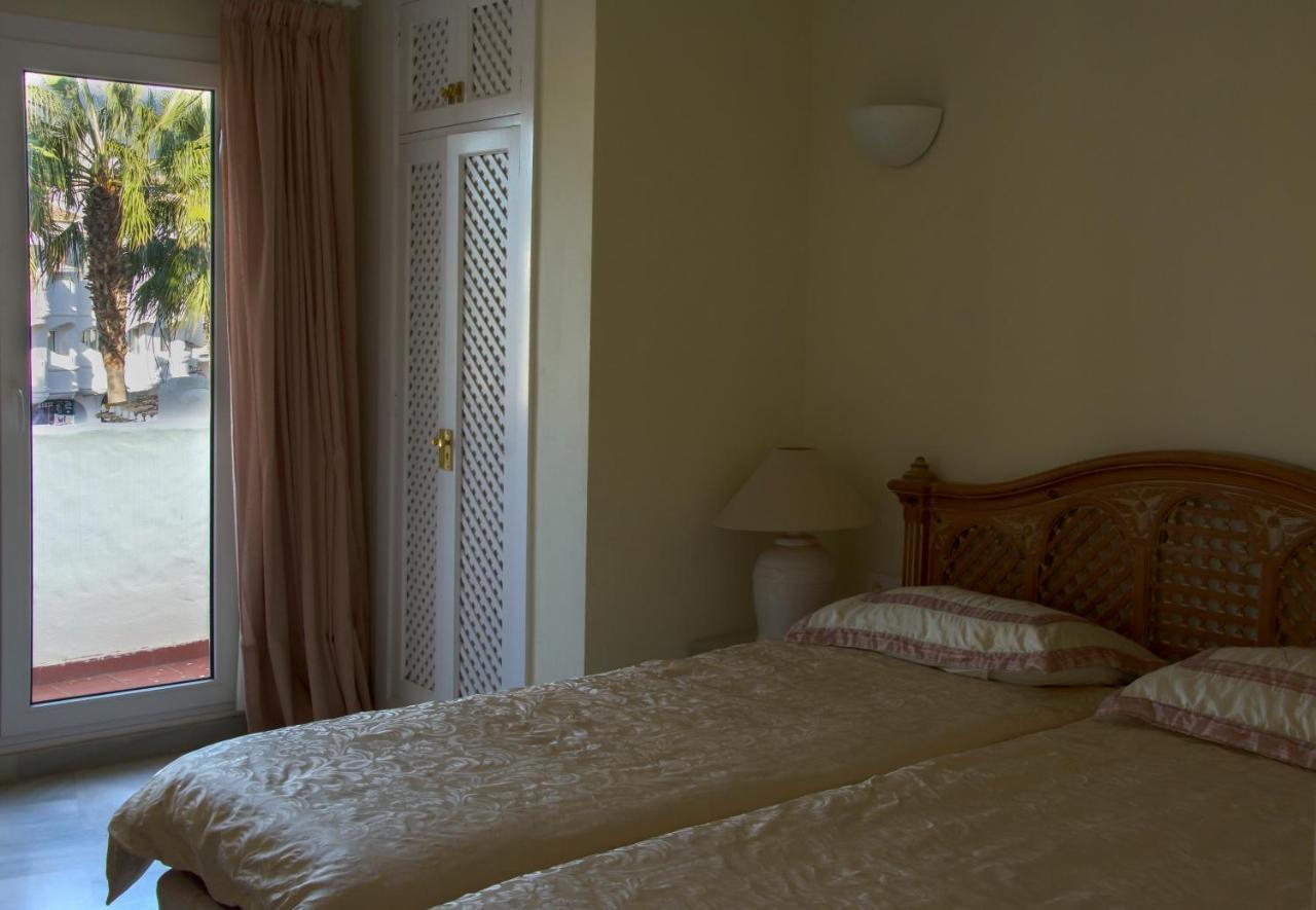 Magnificent Port-Beach 5* Luxury Residence 贝纳尔马德纳 外观 照片